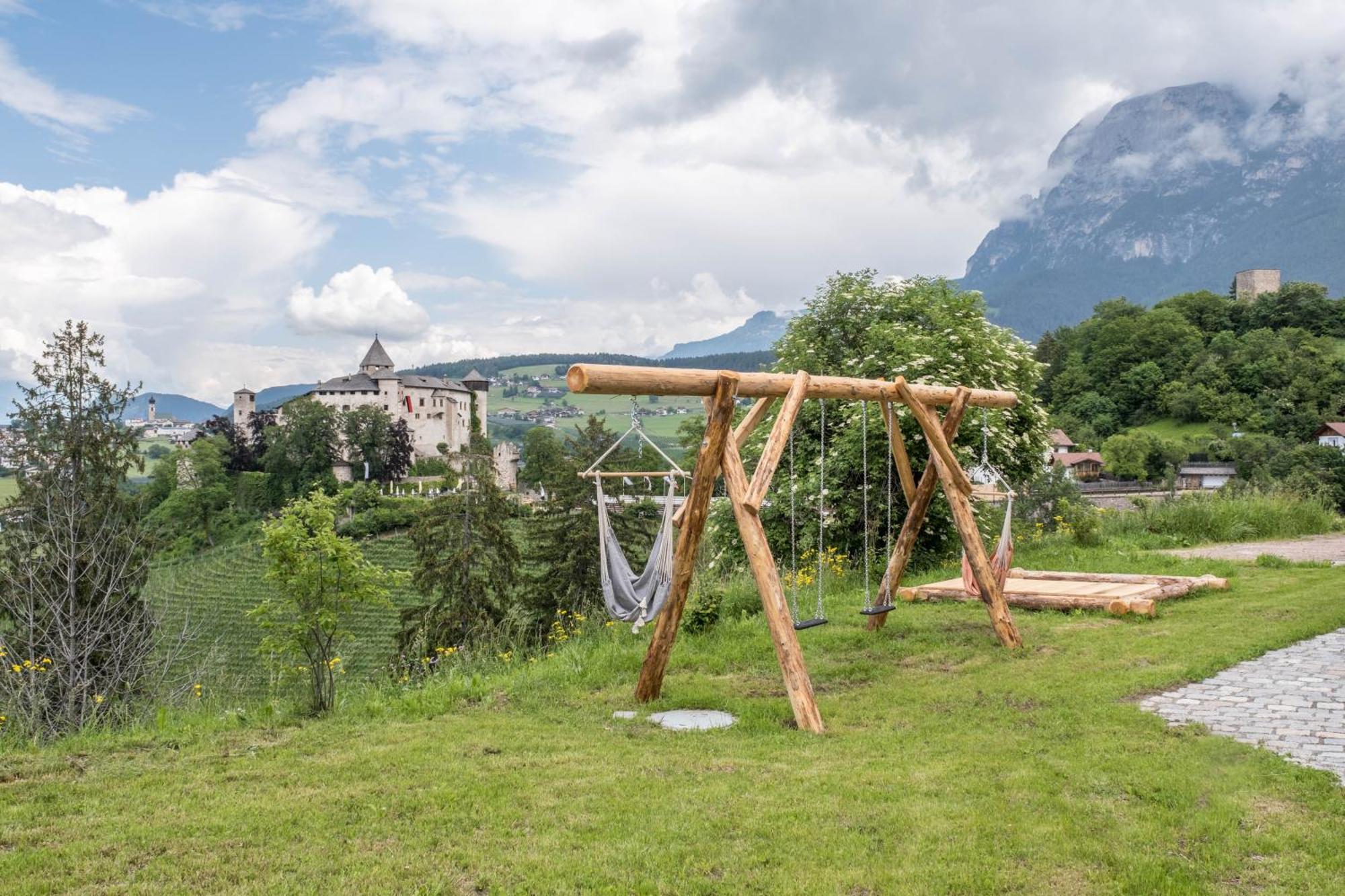 Haensel Und Gretel Schlosshof Umes Екстериор снимка